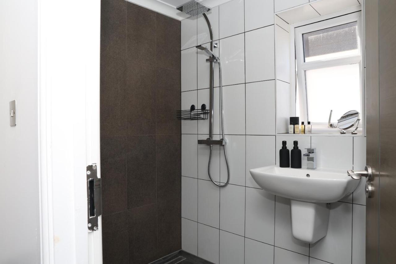Watford Luxury 1 Bed Flat - Free Parking公寓 外观 照片
